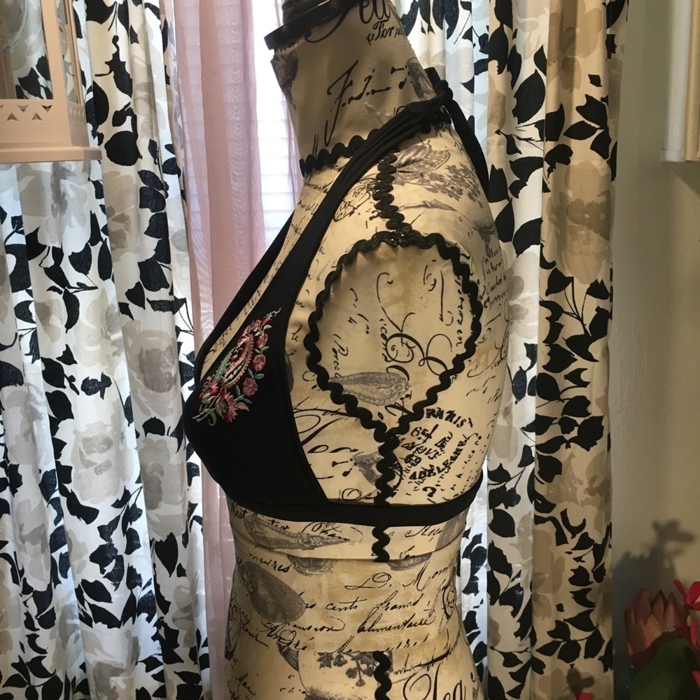 Xhilaration black bikini top - Picture 4 of 7